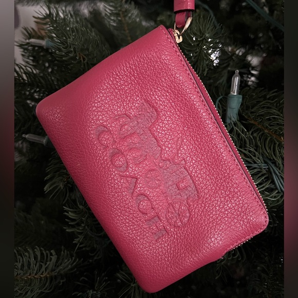 Coach Leather Corner Zip Wristlet wallet. - Picture 2 of 9